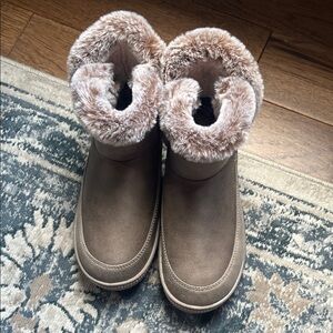 Skechers Tan Fur-Lined Winter Boots